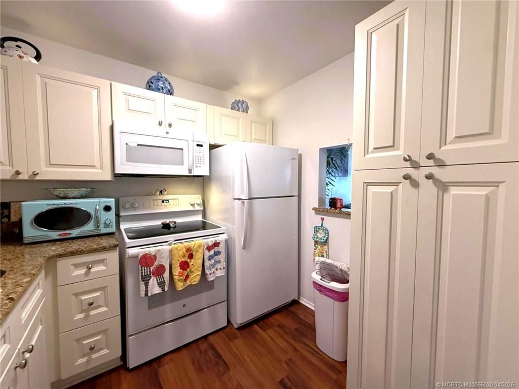 2600 SE Ocean Boulevard, Unit II11, Stuart, FL 34996 Photo