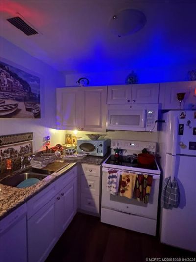 2600 SE Ocean Boulevard, Unit II11, Stuart, FL 34996 Photo