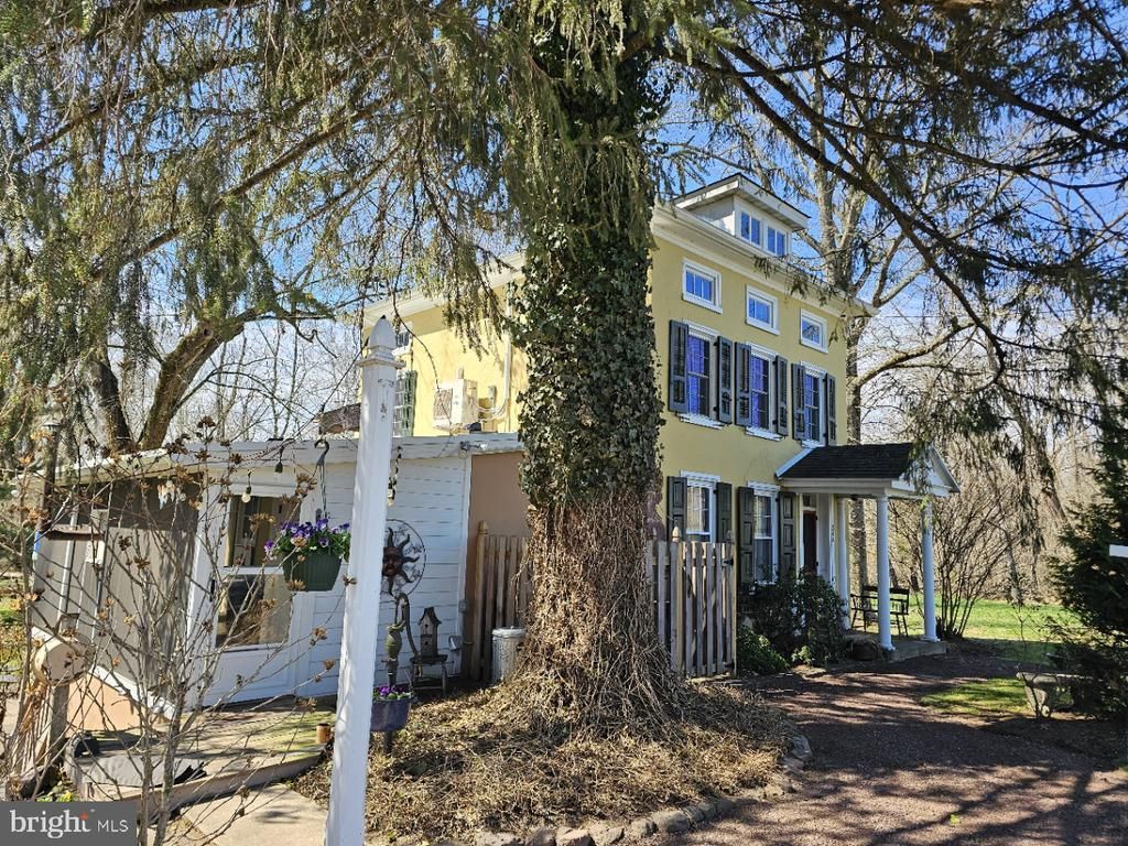 244 E OLD PHILADELPHIA PIKE, DOUGLASSVILLE, PA 19518