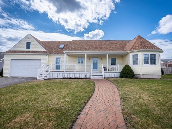 3 Deerfield Ln, Fairhaven, MA 02719