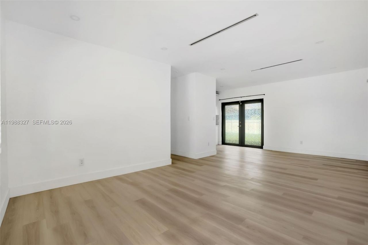 14520 Carver Dr, Miami, FL 33176 Photo