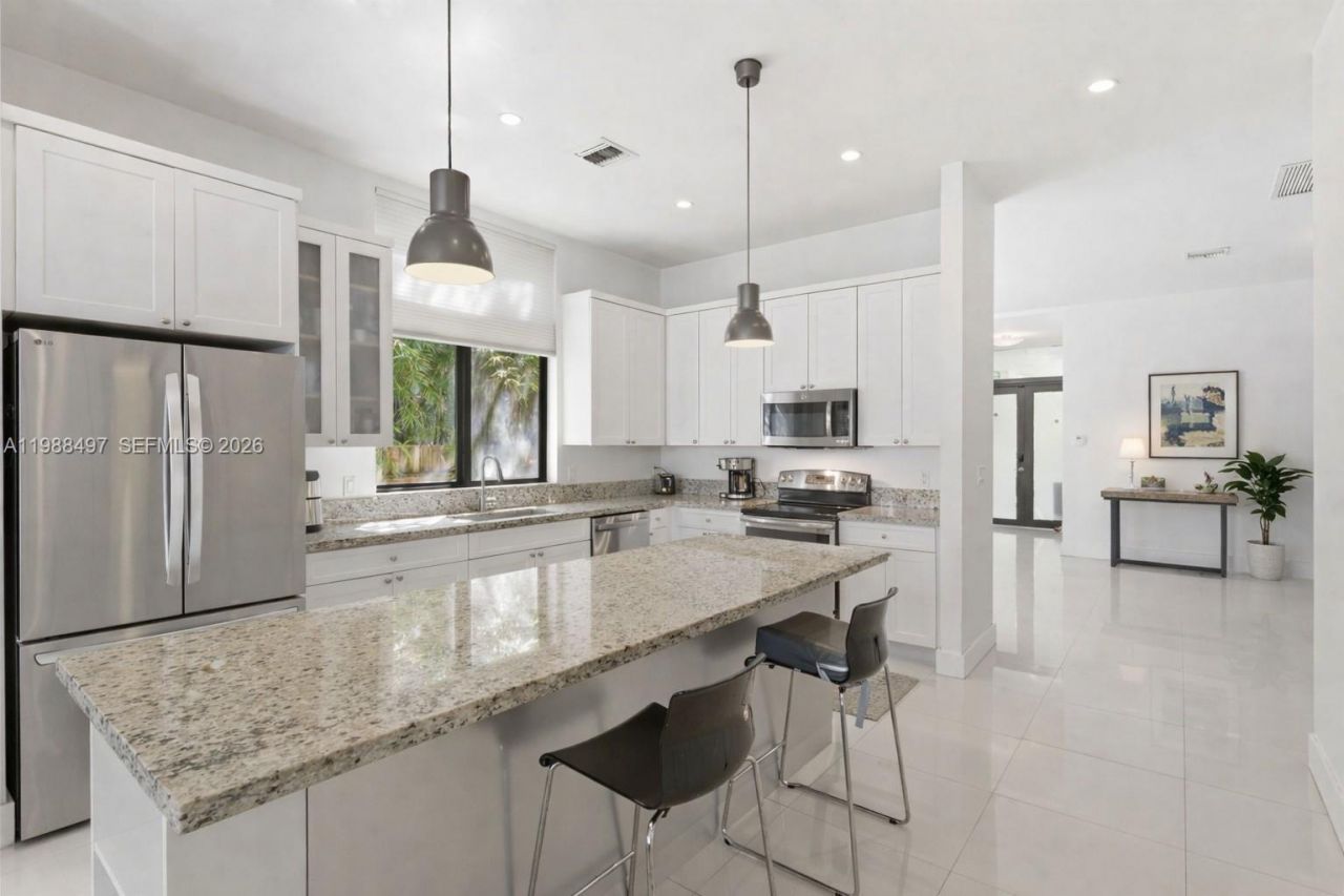 3407 Day Ave, Unit 3407, Miami, FL 33133 Photo