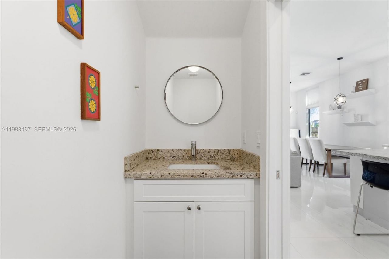 3407 Day Ave , Unit 3407, Miami, FL 33133 Photo