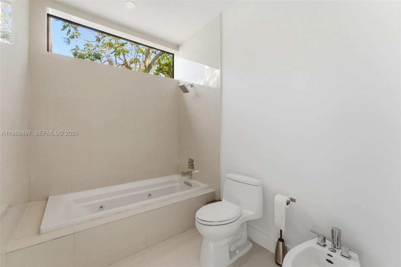 3407 Day Ave, Unit 3407, Miami, FL 33133 Photo