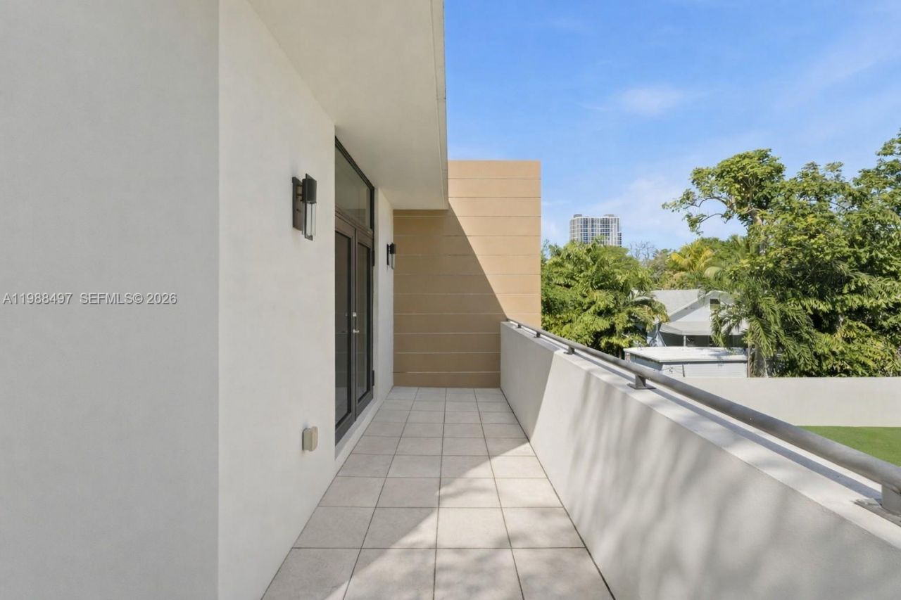 3407 Day Ave, Unit 3407, Miami, FL 33133 Photo