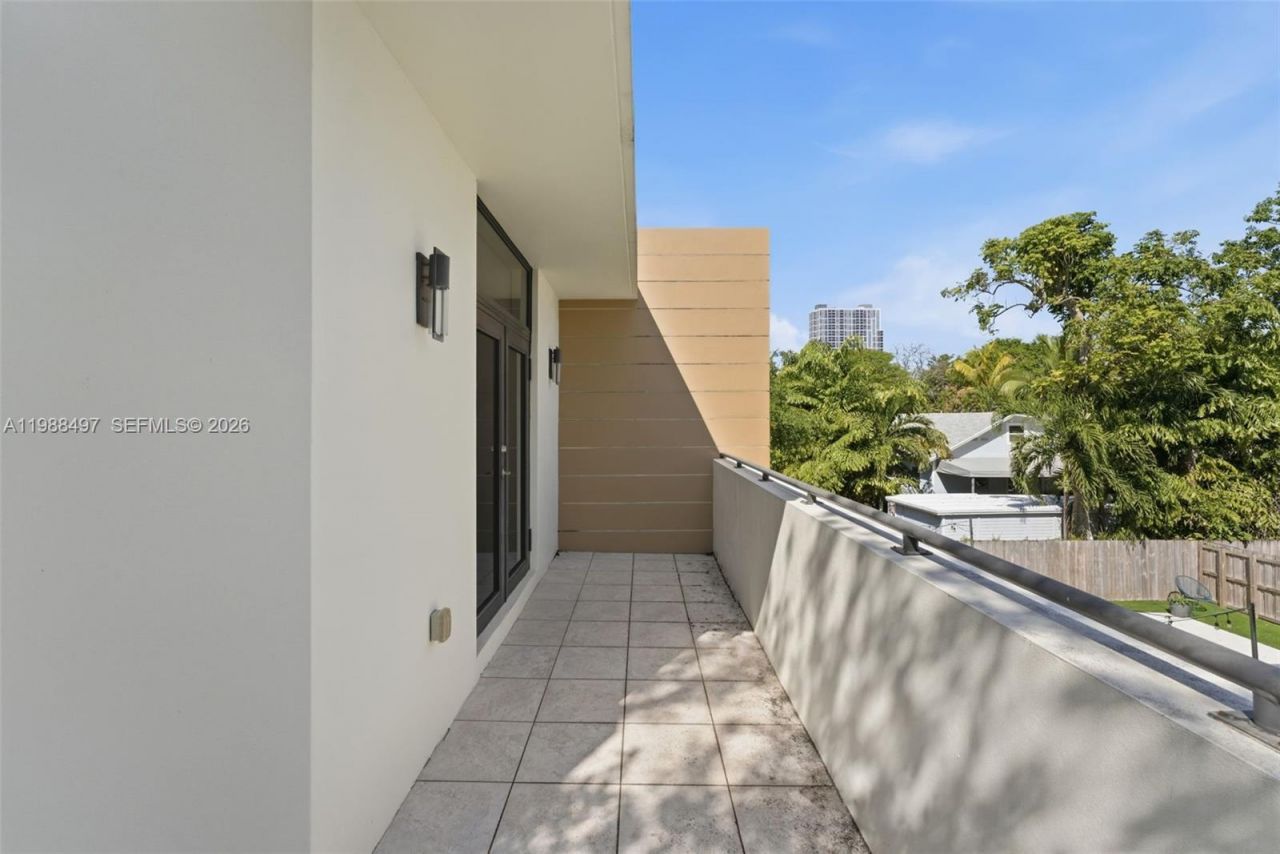 3407 Day Ave , Unit 3407, Miami, FL 33133 Photo