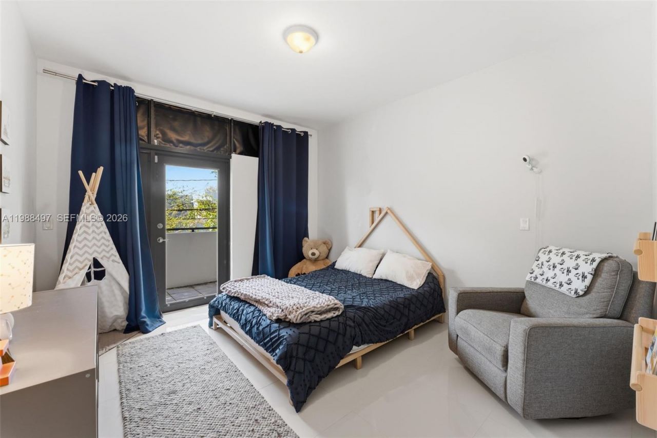 3407 Day Ave , Unit 3407, Miami, FL 33133 Photo