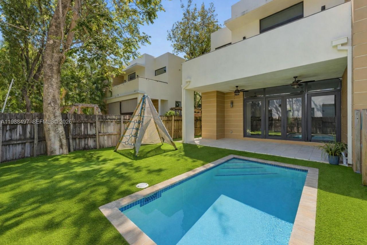 3407 Day Ave, Unit 3407, Miami, FL 33133 Photo