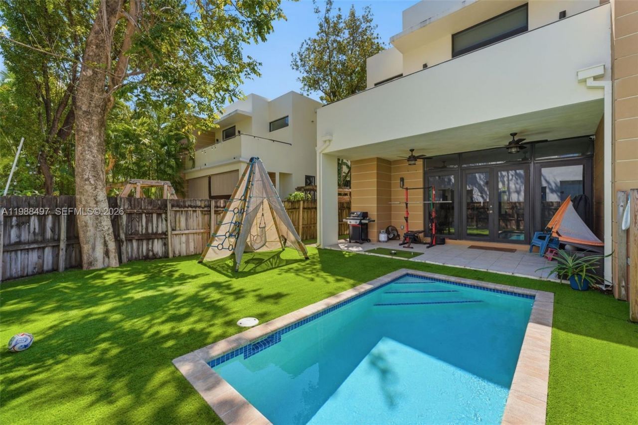 3407 Day Ave , Unit 3407, Miami, FL 33133 Photo