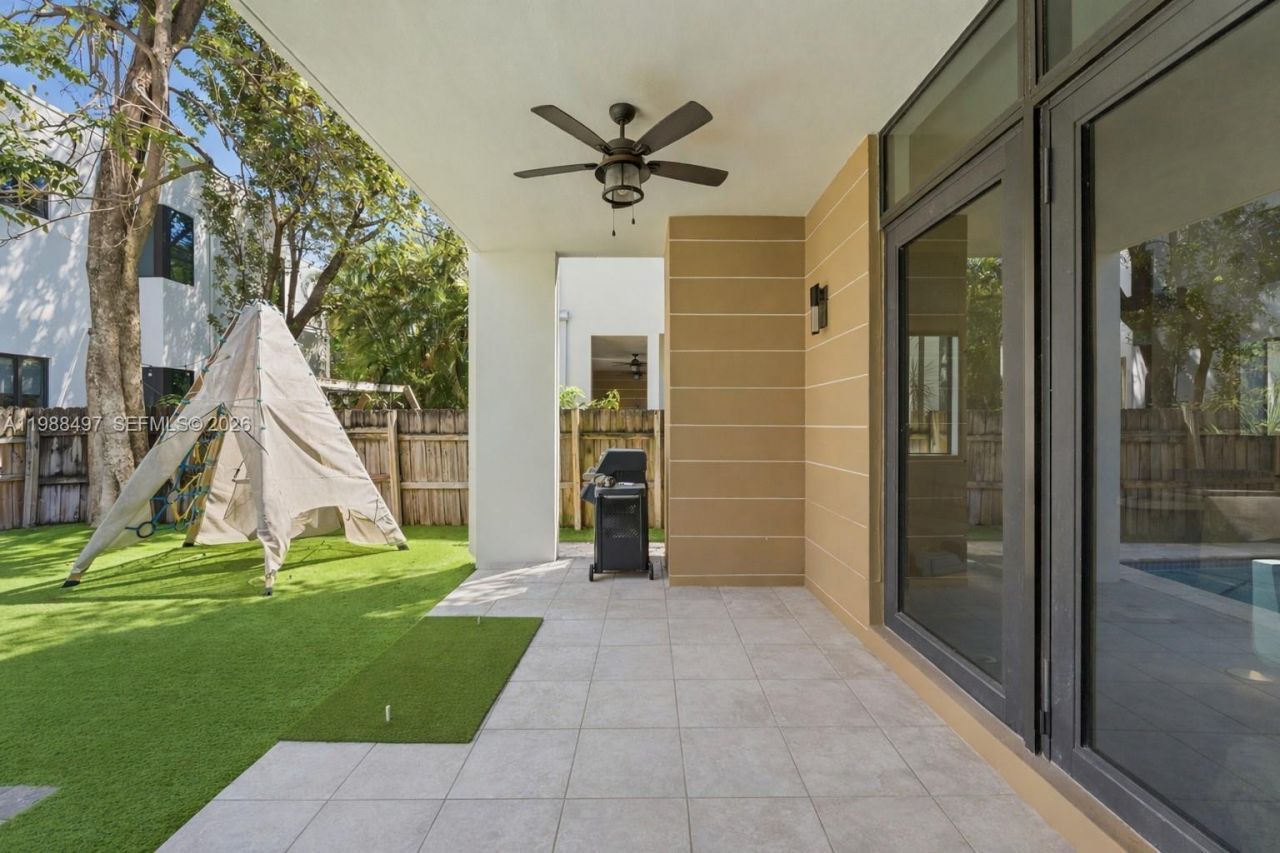 3407 Day Ave, Unit 3407, Miami, FL 33133 Photo