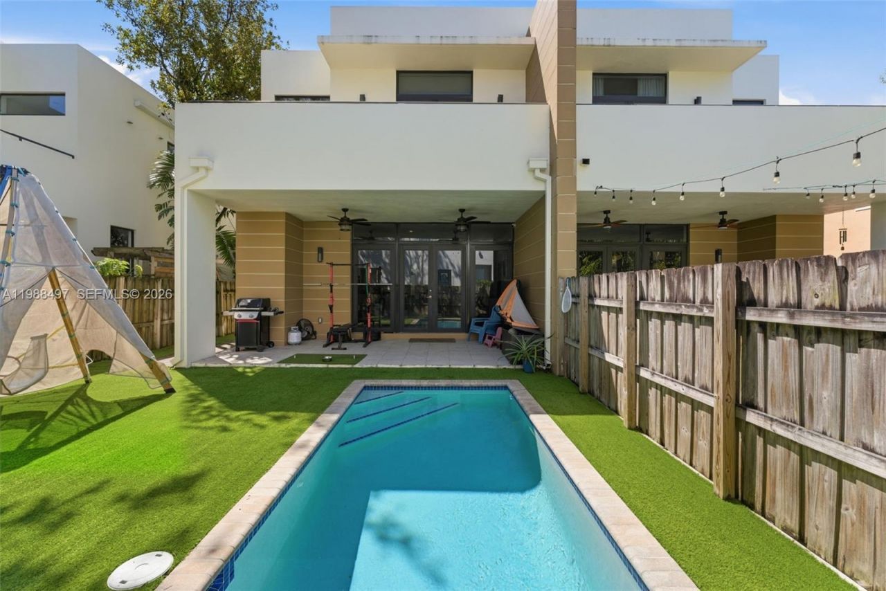 3407 Day Ave , Unit 3407, Miami, FL 33133 Photo