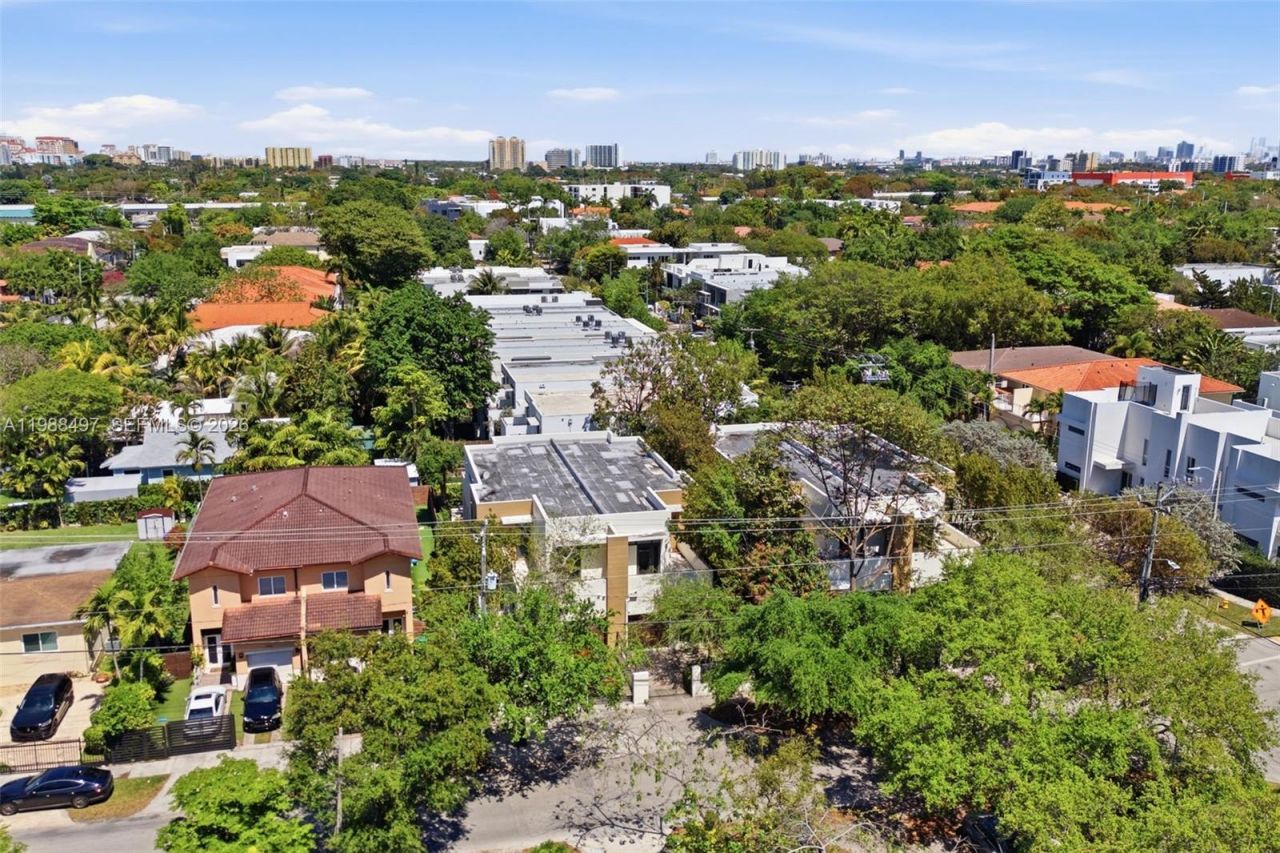 3407 Day Ave, Unit 3407, Miami, FL 33133 Photo