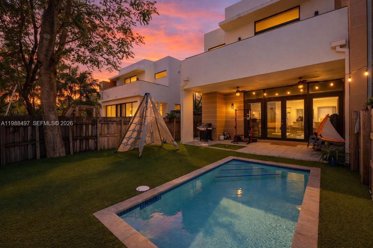 3407 Day Ave, Unit 3407, Miami, FL 33133 Photo