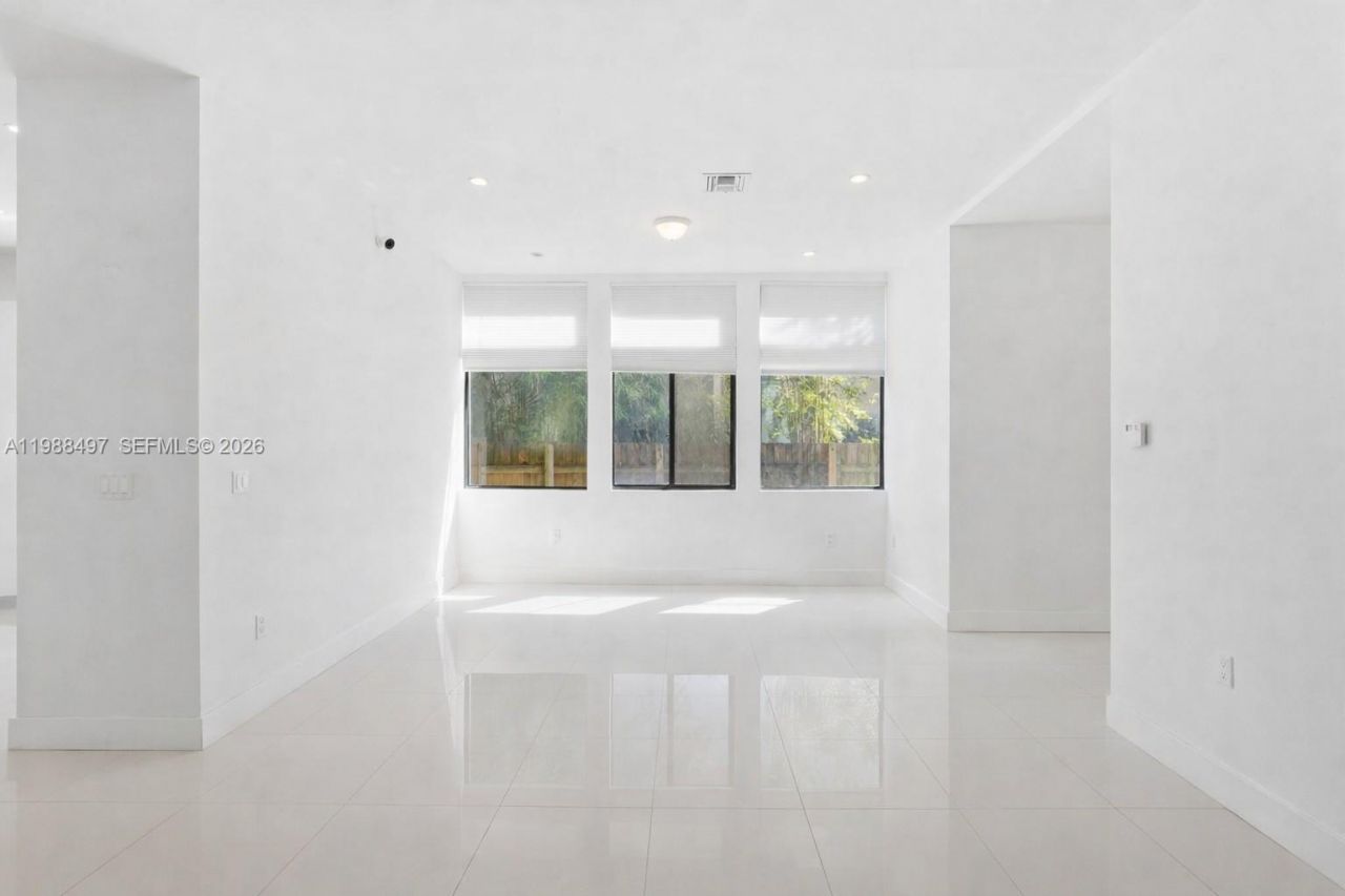 3407 Day Ave, Unit 3407, Miami, FL 33133 Photo