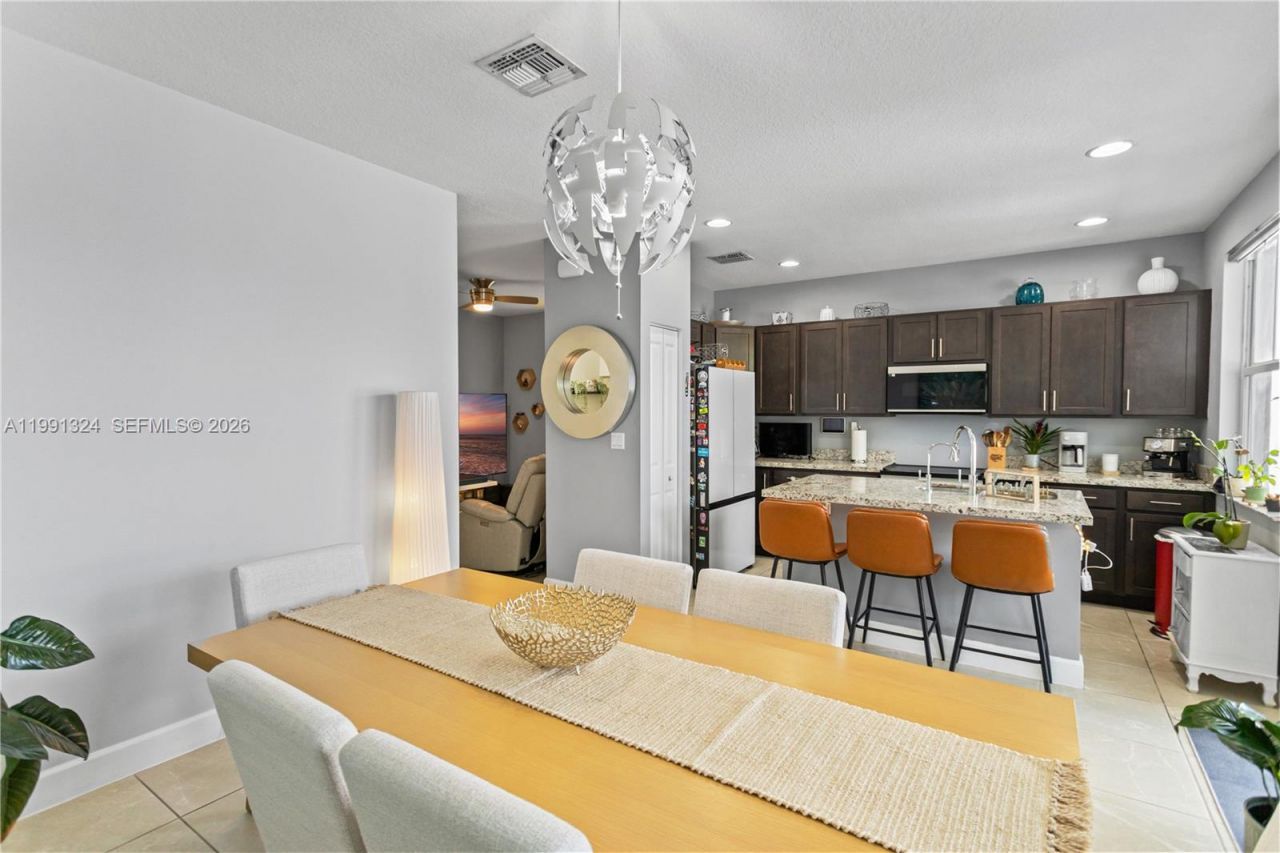 4910 NW 48th Ter, Tamarac, FL 33319 Photo