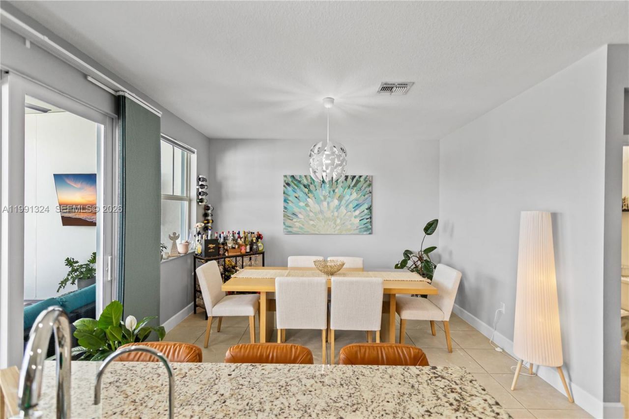 4910 NW 48th Ter, Tamarac, FL 33319 Photo