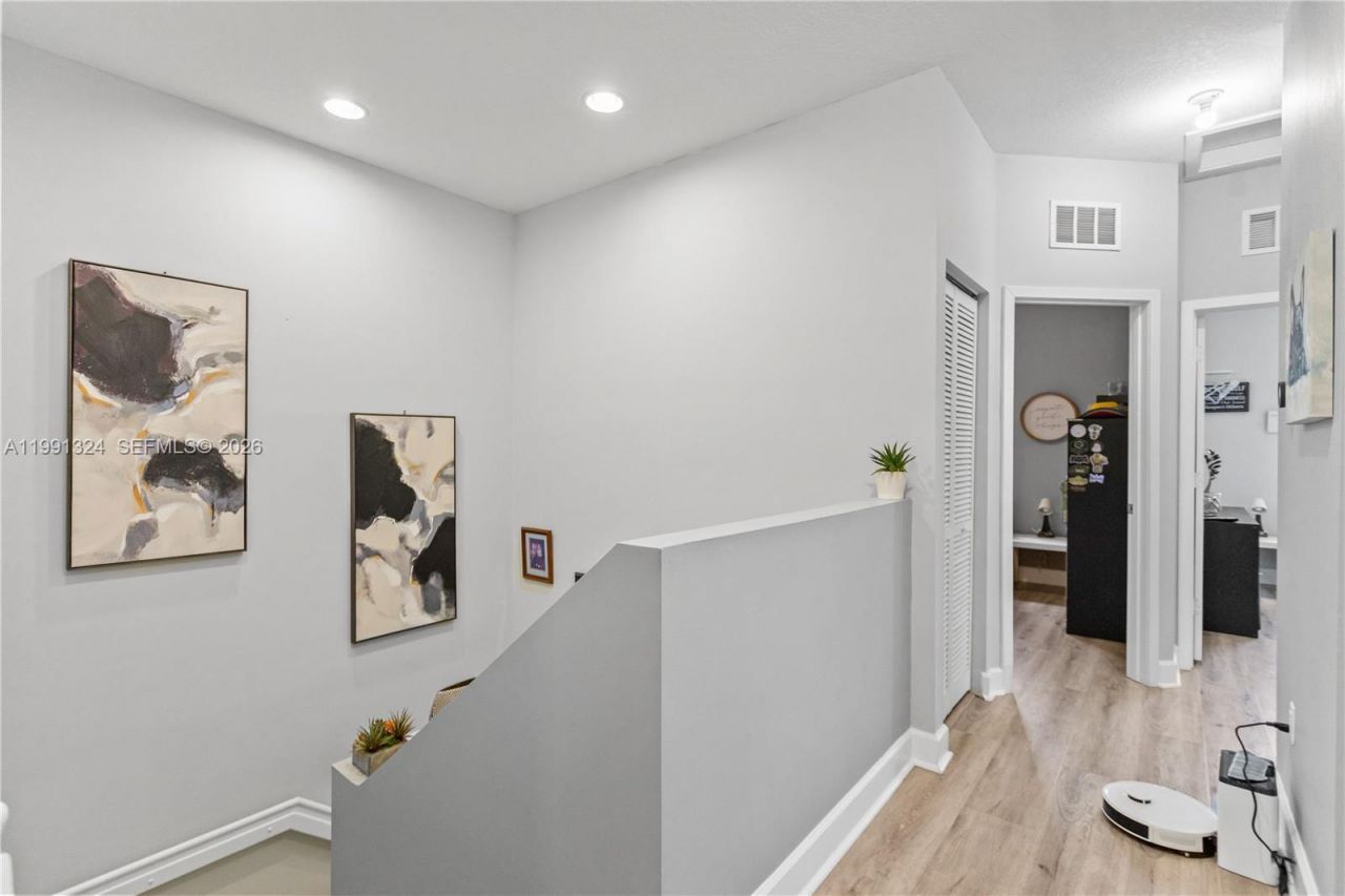 4910 NW 48th Ter, Tamarac, FL 33319 Photo