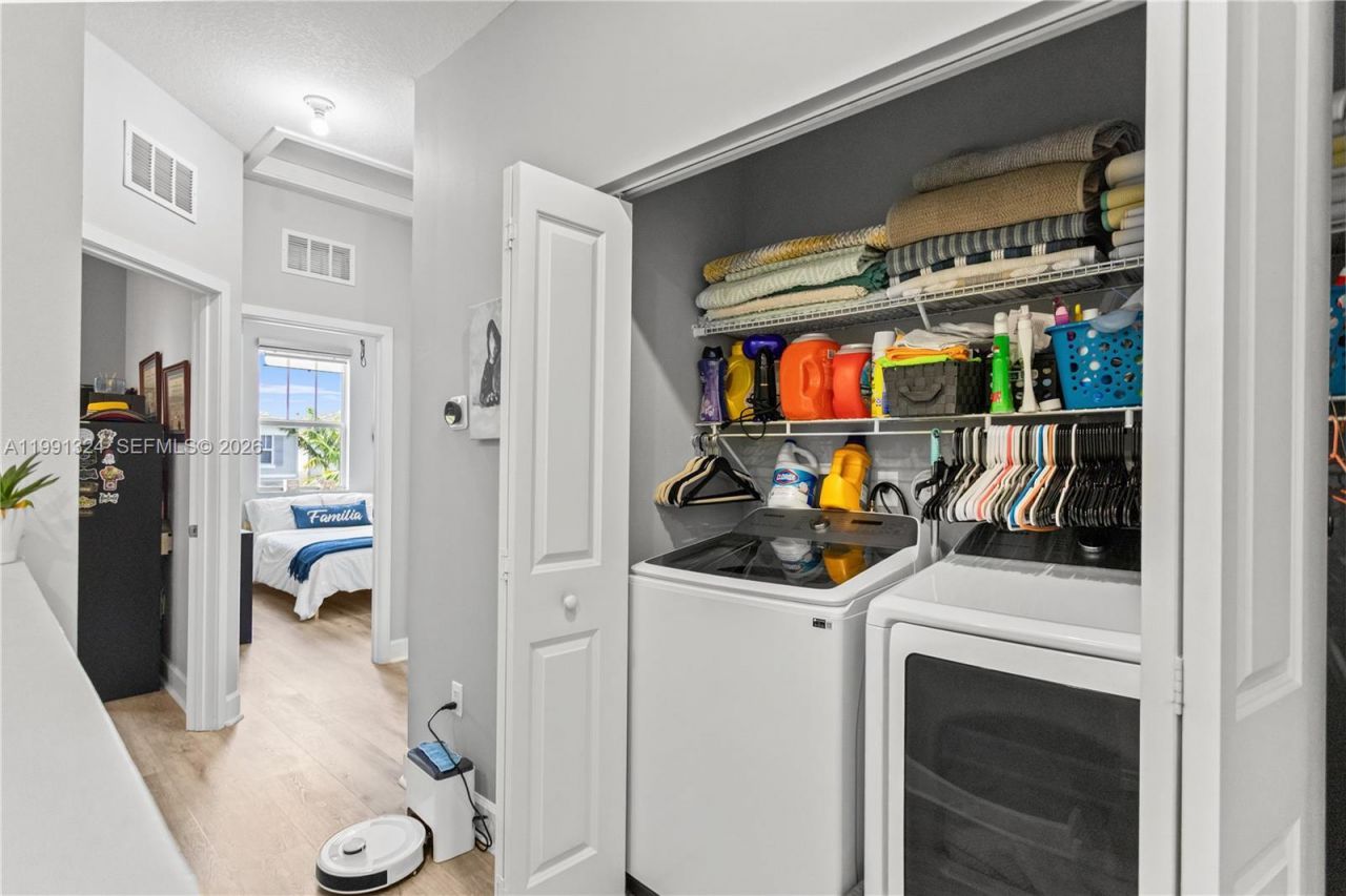 4910 NW 48th Ter, Tamarac, FL 33319 Photo