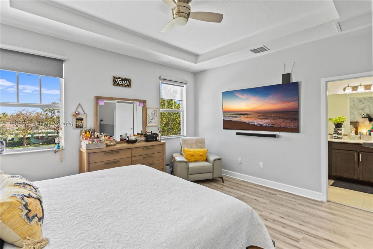 4910 NW 48th Ter, Tamarac, FL 33319 Photo