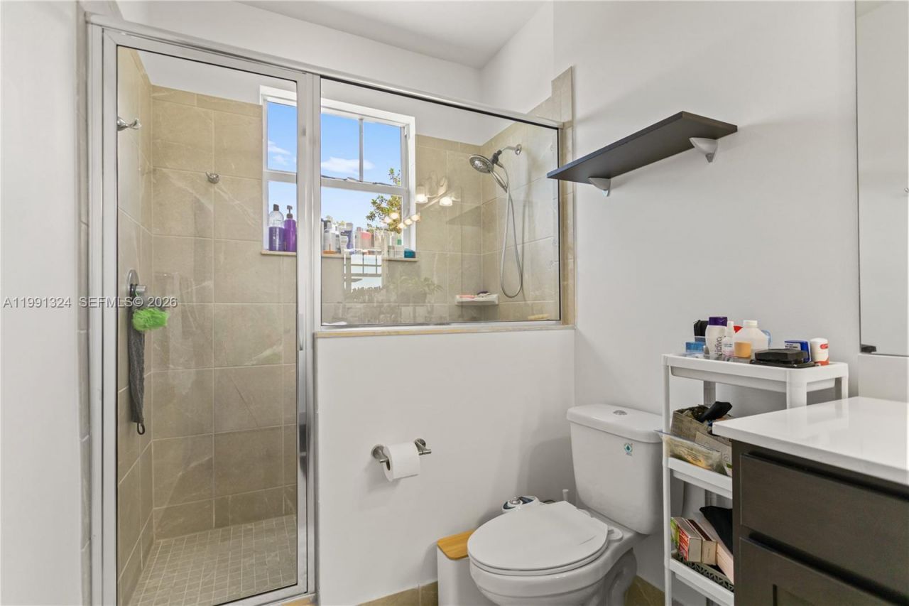 4910 NW 48th Ter, Tamarac, FL 33319 Photo