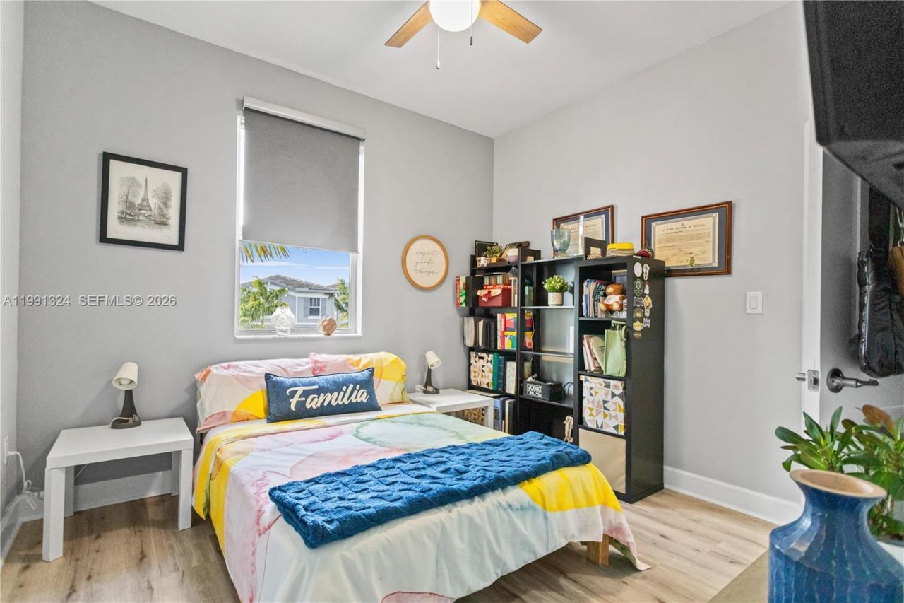 4910 NW 48th Ter, Tamarac, FL 33319 Photo