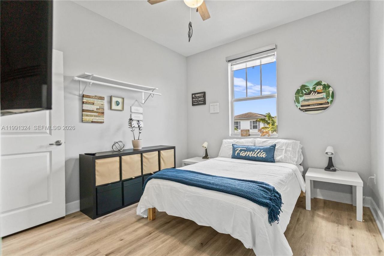 4910 NW 48th Ter, Tamarac, FL 33319 Photo