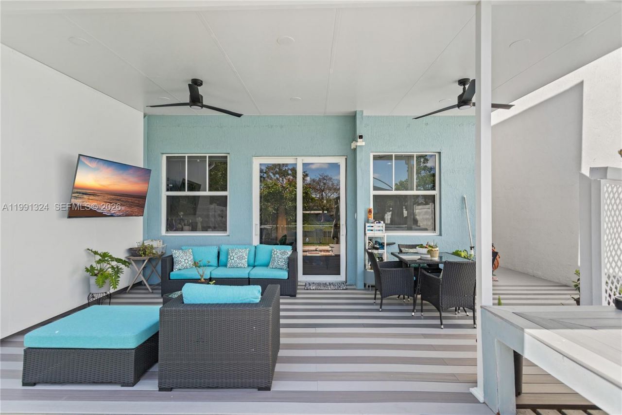 4910 NW 48th Ter, Tamarac, FL 33319 Photo