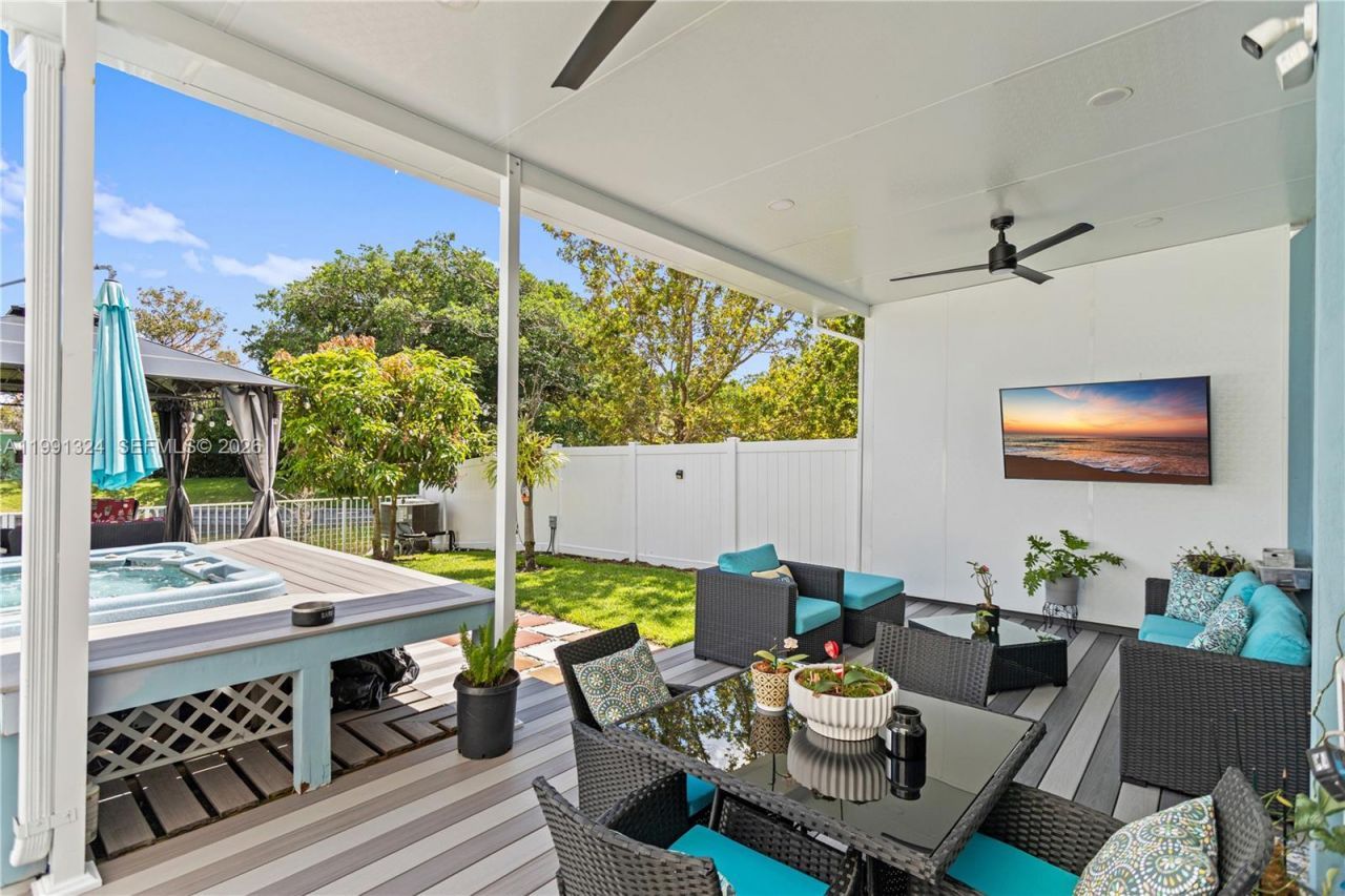 4910 NW 48th Ter, Tamarac, FL 33319 Photo