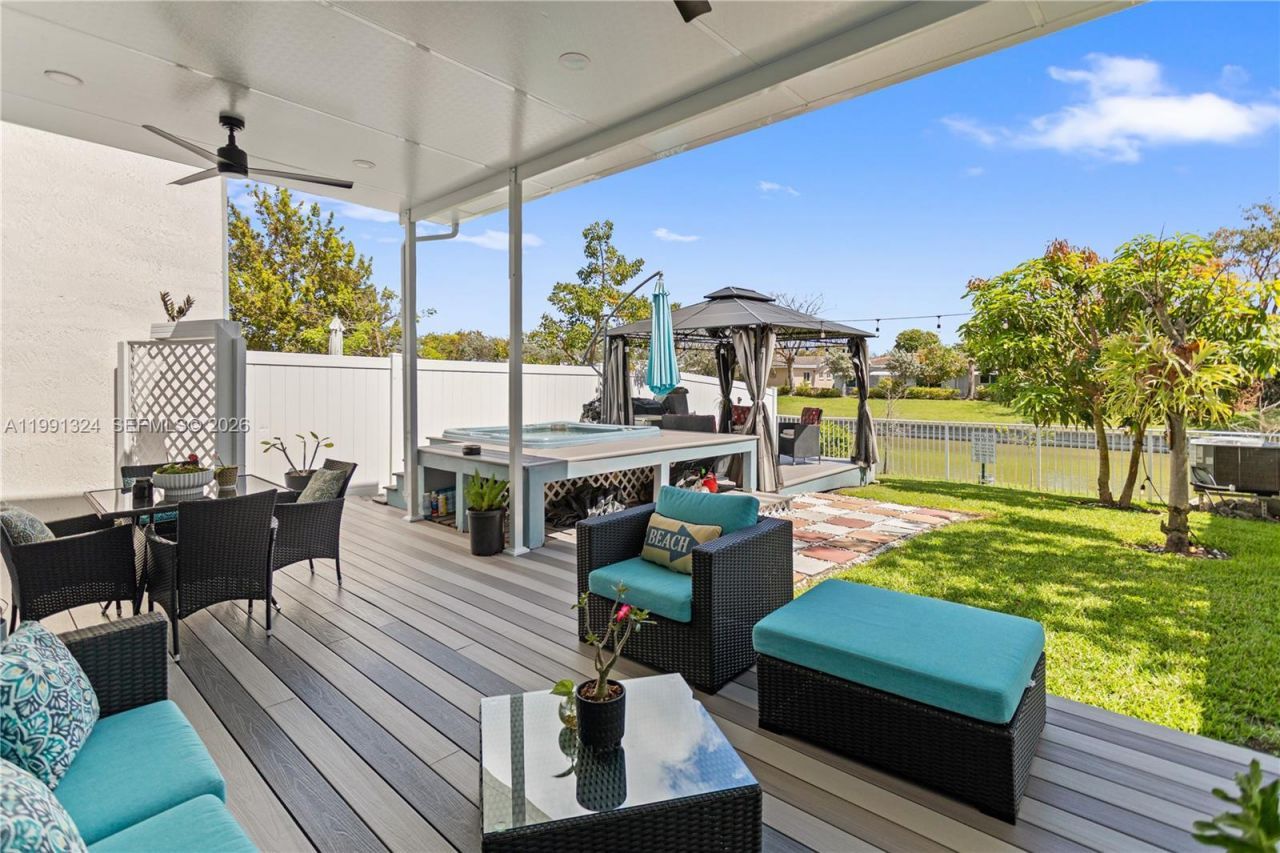 4910 NW 48th Ter, Tamarac, FL 33319 Photo