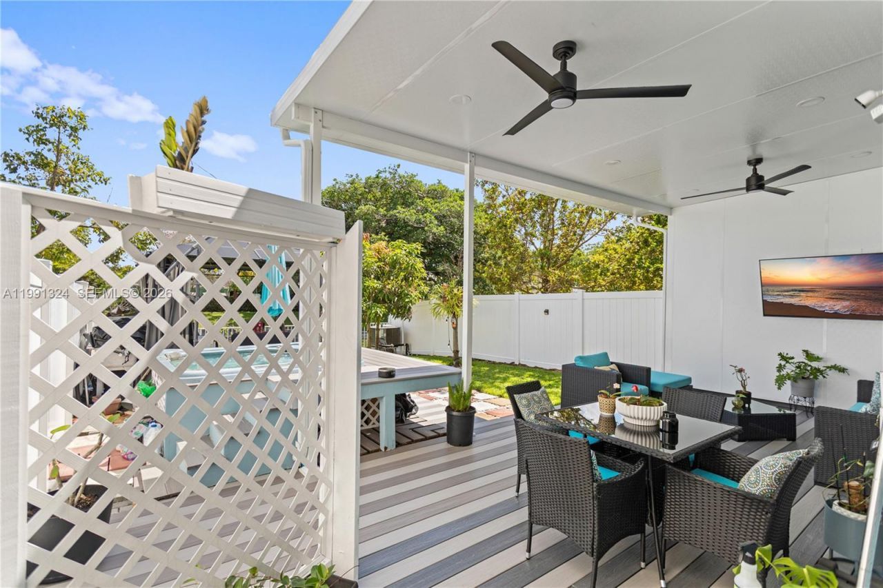 4910 NW 48th Ter, Tamarac, FL 33319 Photo