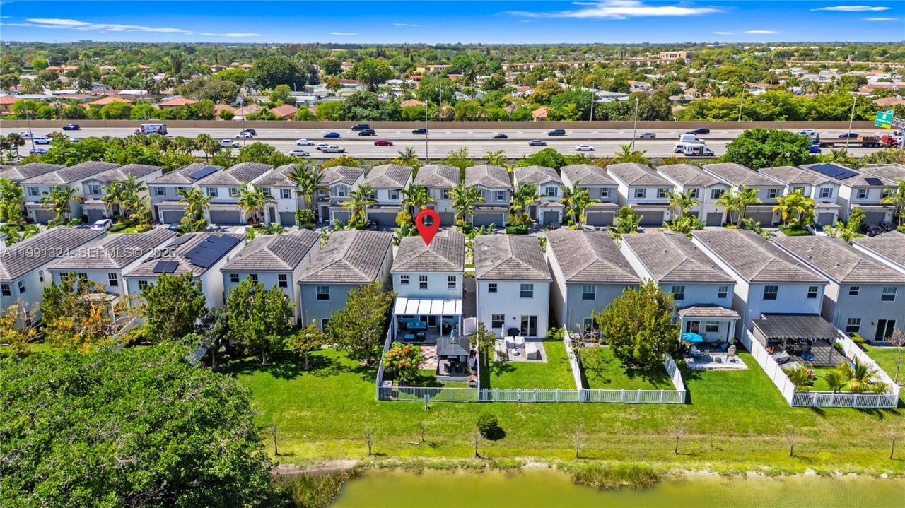 4910 NW 48th Ter, Tamarac, FL 33319 Photo