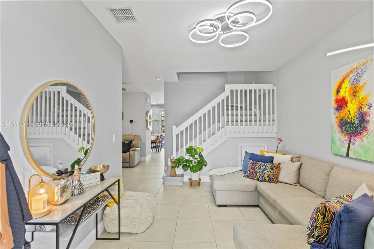 4910 NW 48th Ter, Tamarac, FL 33319 Photo