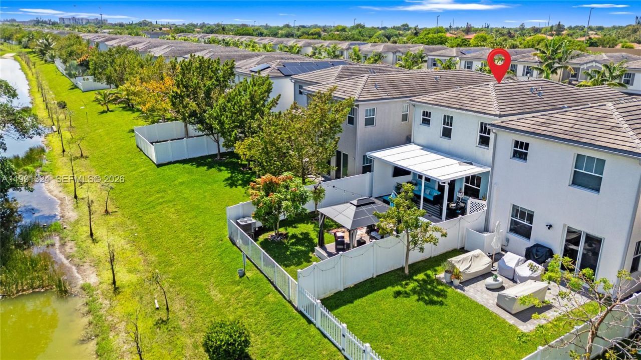 4910 NW 48th Ter, Tamarac, FL 33319 Photo