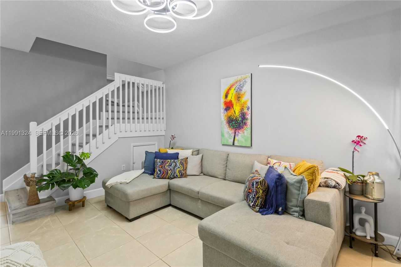 4910 NW 48th Ter, Tamarac, FL 33319 Photo