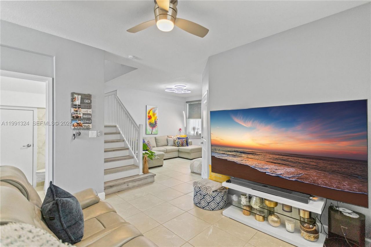 4910 NW 48th Ter, Tamarac, FL 33319 Photo