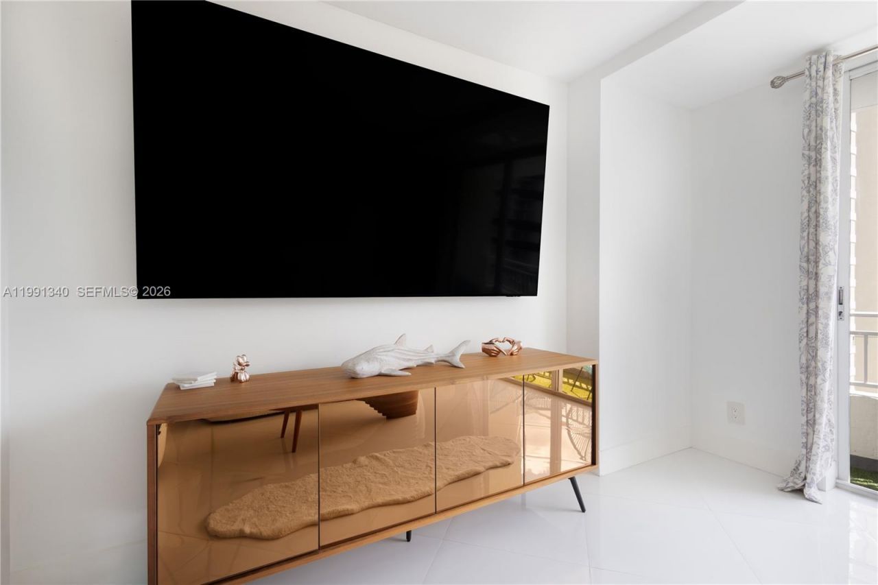 770 Claughton Island Dr, Unit 1610, Miami, FL 33131 Photo