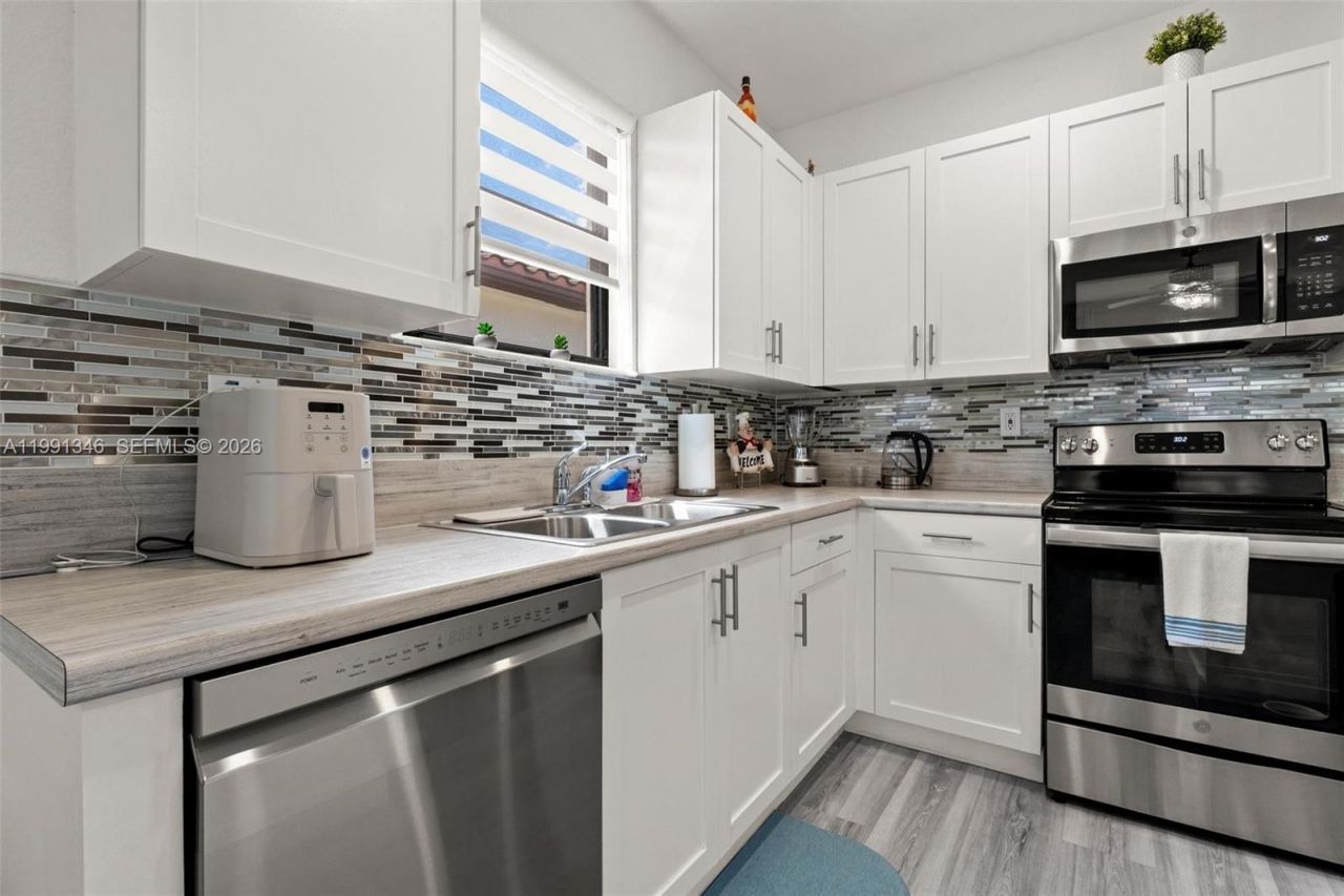 2642 SE 3rd St, Homestead, FL 33033 Photo