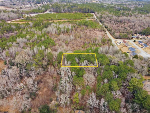 60 Lane Rd., Florence, SC 29506