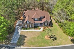 45 Highwood Circle photo 4