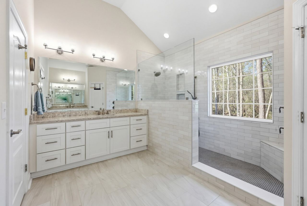 45 Highwood Circle Photo 20