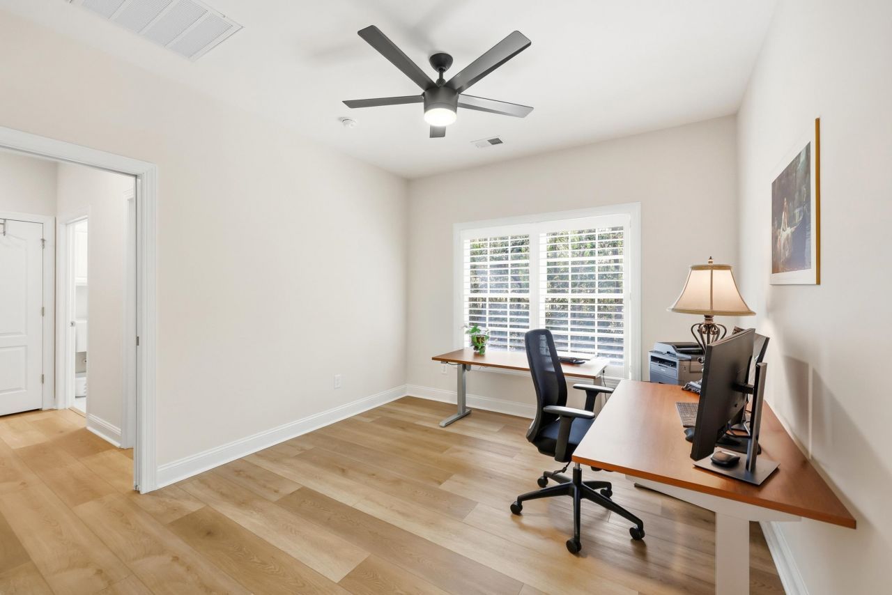 45 Highwood Circle Photo 24