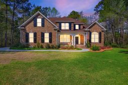 45 Highwood Circle photo 4