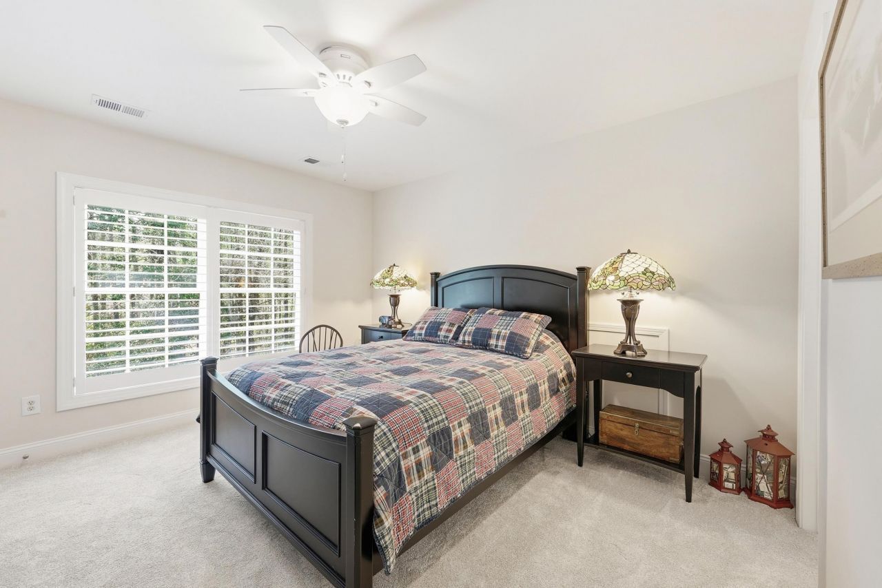 45 Highwood Circle Photo 33