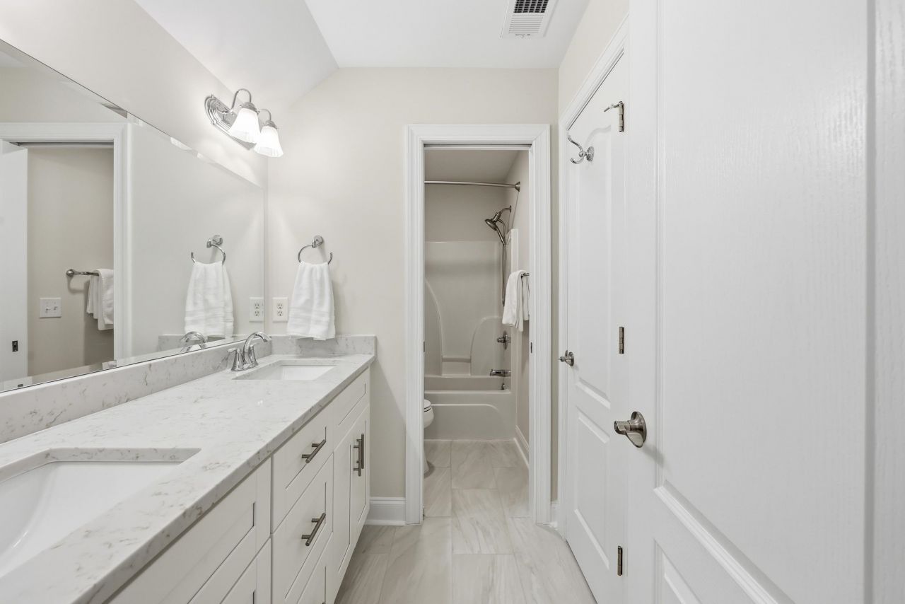 45 Highwood Circle Photo 35