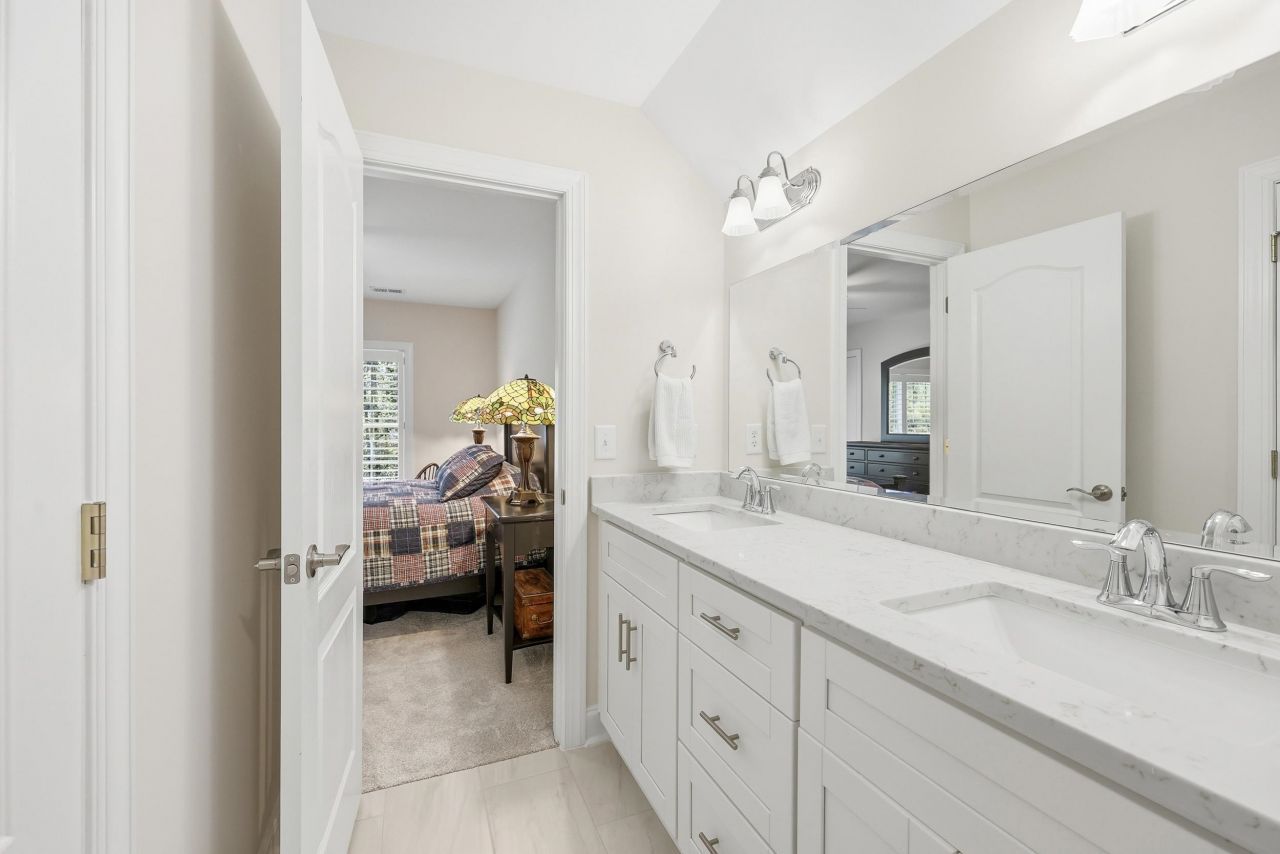 45 Highwood Circle Photo 36