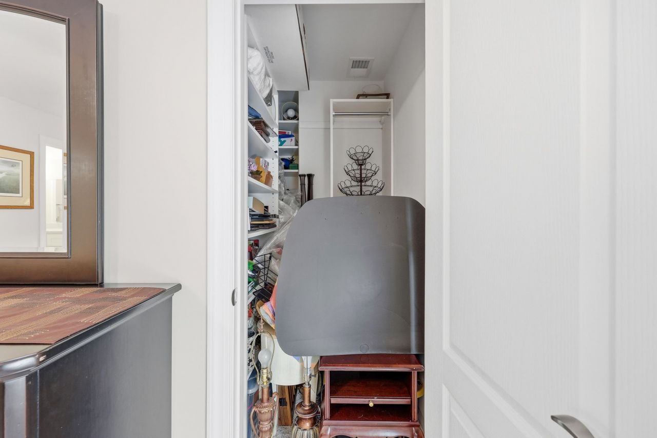 45 Highwood Circle Photo 40