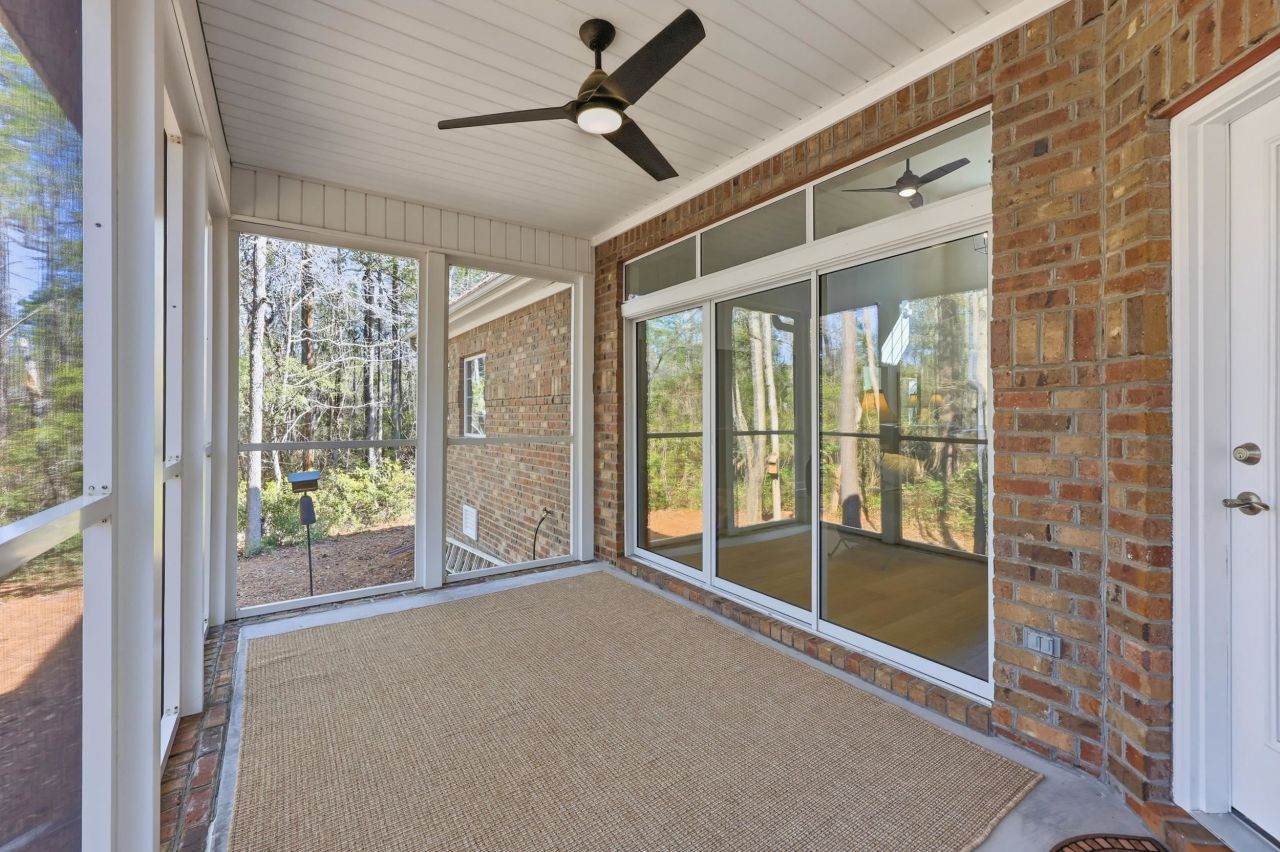 45 Highwood Circle Photo 42
