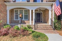 45 Highwood Circle photo 4