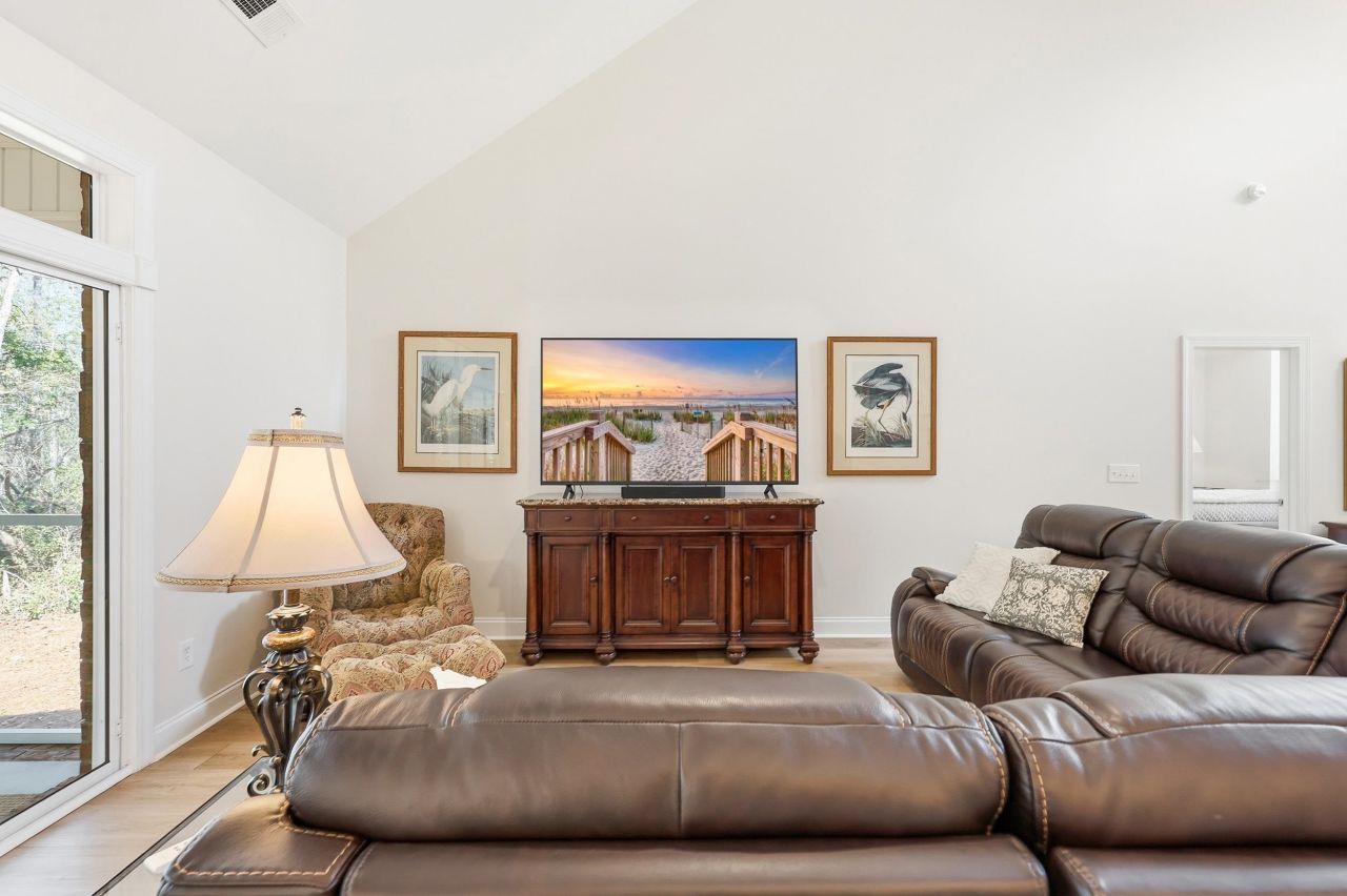 45 Highwood Circle  Photo 9