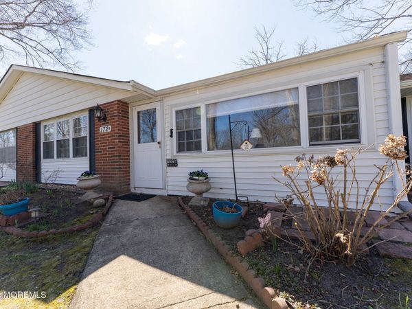 172B Sterling Court, Lakewood, NJ 08701